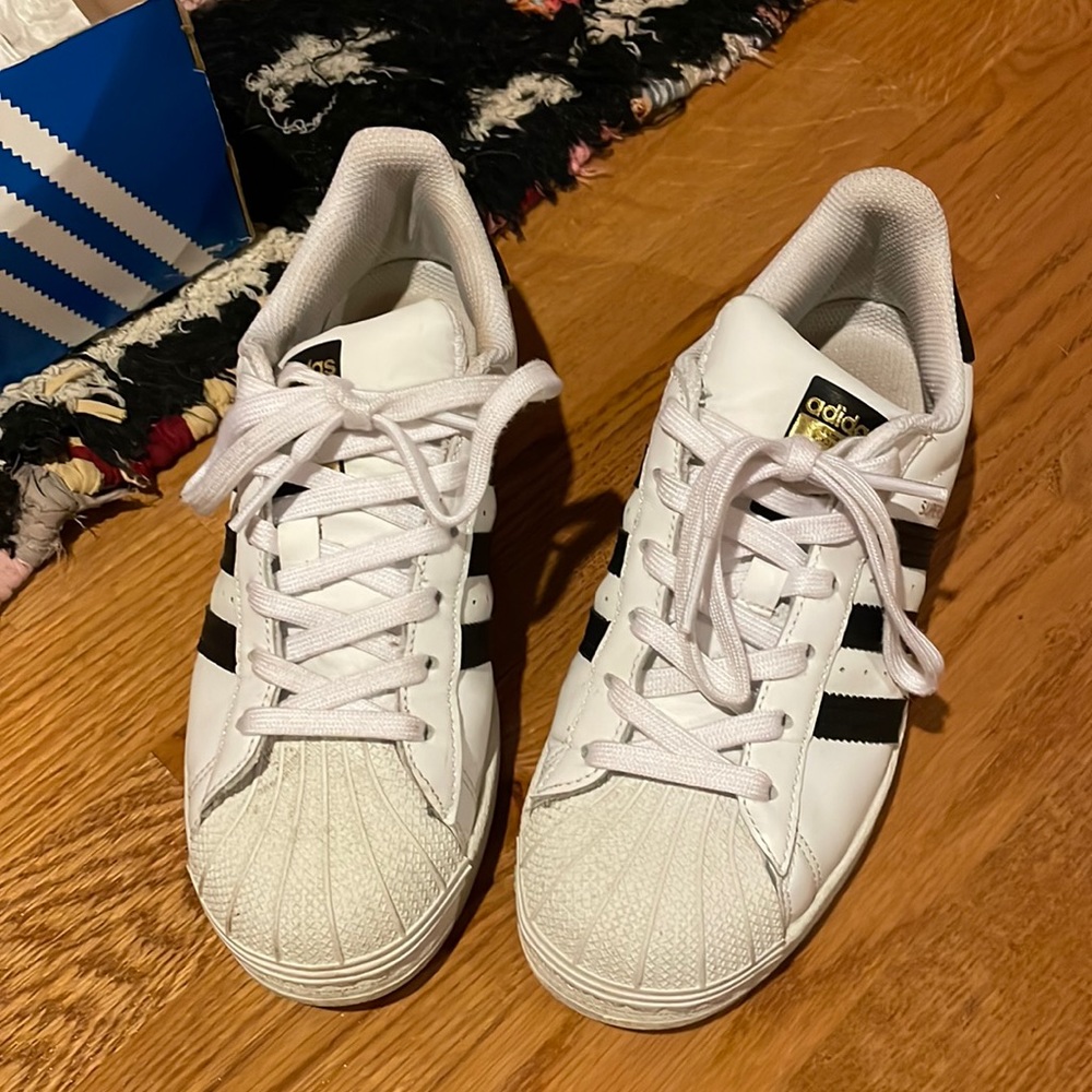 SOLD Adidas Superstar Sneakers 6.5